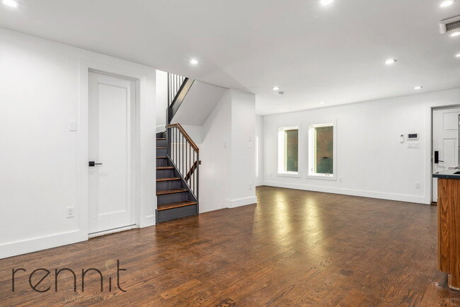 Photo - Kent Avenue, New York, NY 11249 - 4 BR 3 BA house