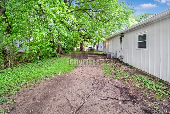 Photo - 5801 Westhaven Dr House