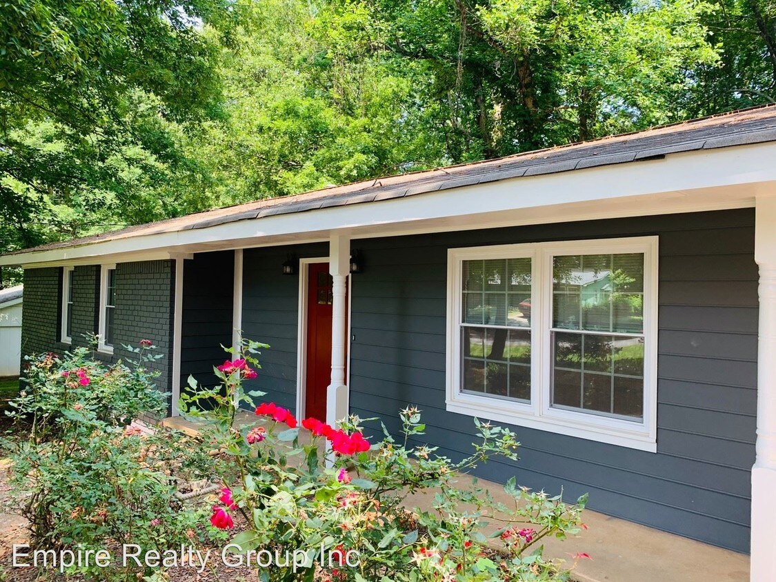 Primary Photo - 3 br, 2 bath House - 4955 Oak Grove Drive