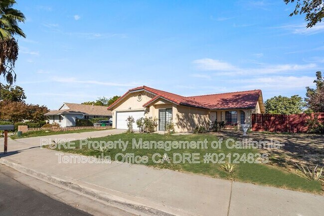 Foto del edificio - 41384 Collegian Way