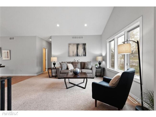 Building Photo - 5 br, 3 bath House - 8041 E River Rd