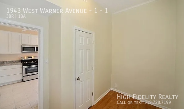 Building Photo - 1943 W Warner Ave