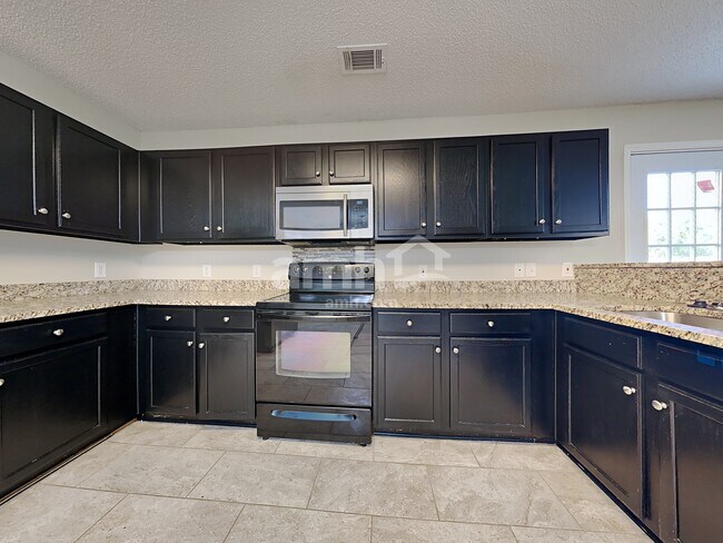 Building Photo - 2030 Clipstone Dr