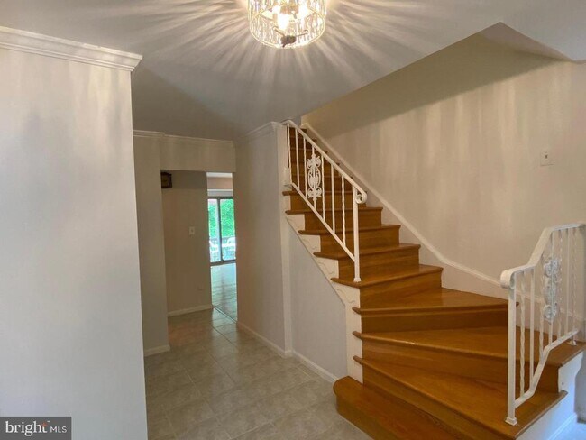 Foto del edificio - 330 River Bend Rd