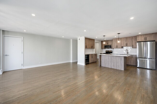 Foto del edificio - 227 E Walton Pl