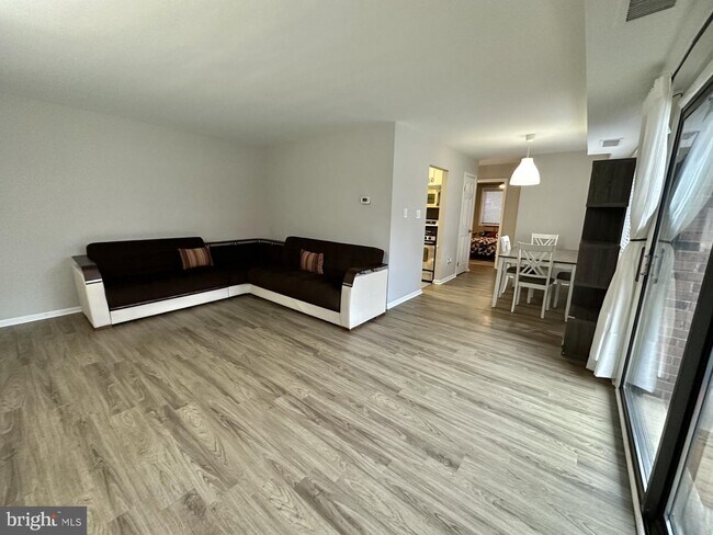 Foto del edificio - 4371 Cherry Hill Rd
