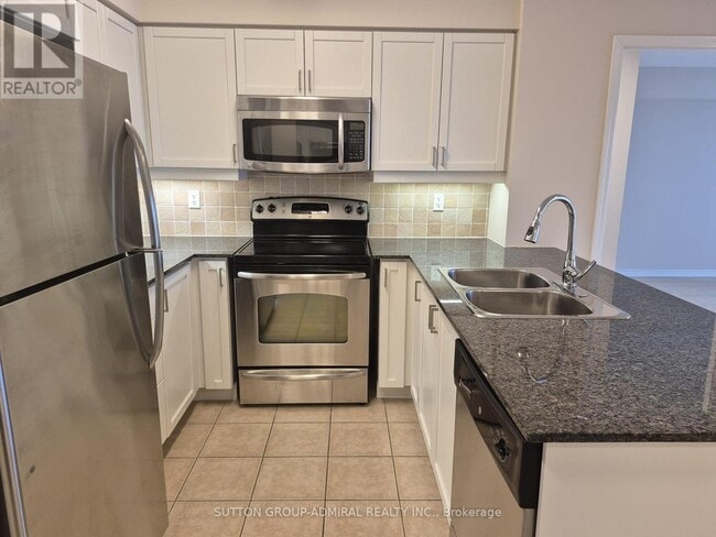 Building Photo - 185 Oneida Crescent