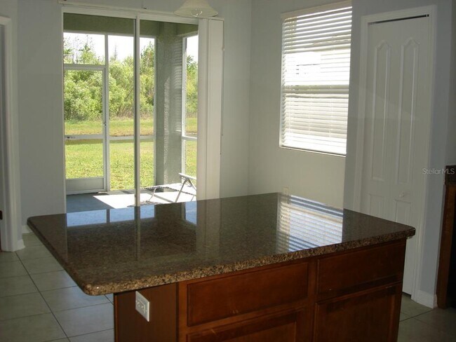 Foto del edificio - 9630 Baton Rouge Ln