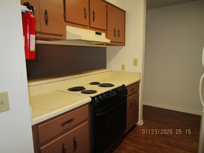 Building Photo - 4551 Cedar St