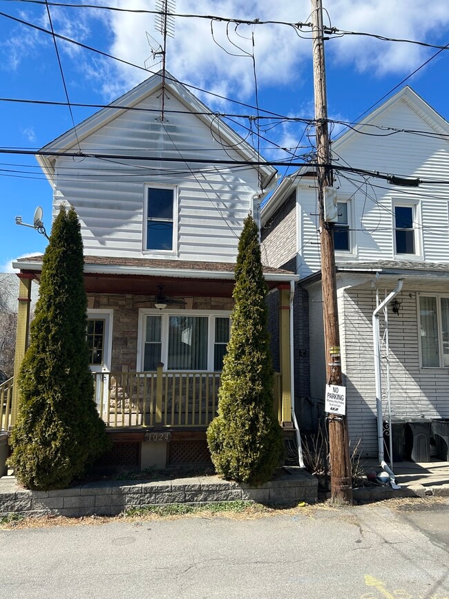 Building Photo - 1024 Farber Ct