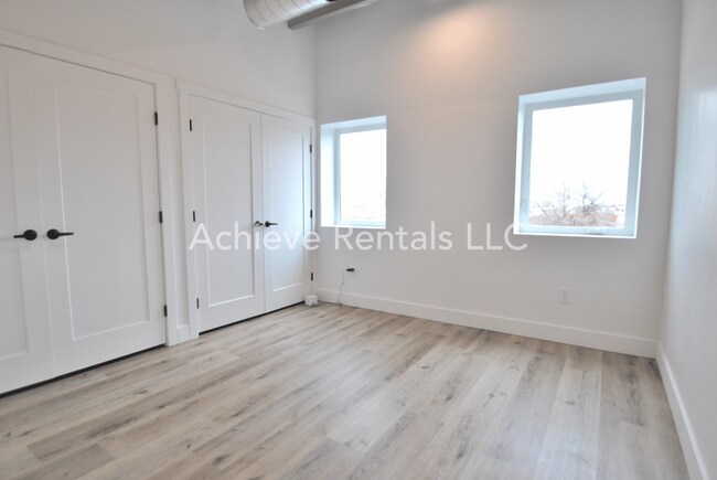 Building Photo - Westfield Lofts - Bay 12