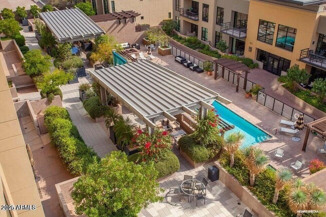 Foto del edificio - 15215 N Kierland Blvd