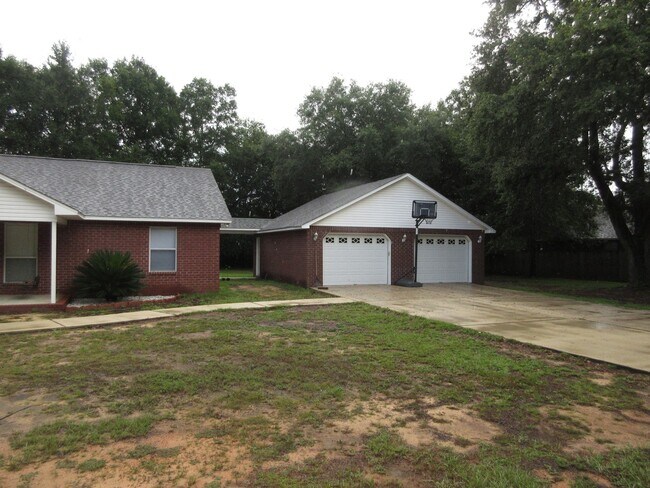 Building Photo - Beautiful 3/2 in Milton