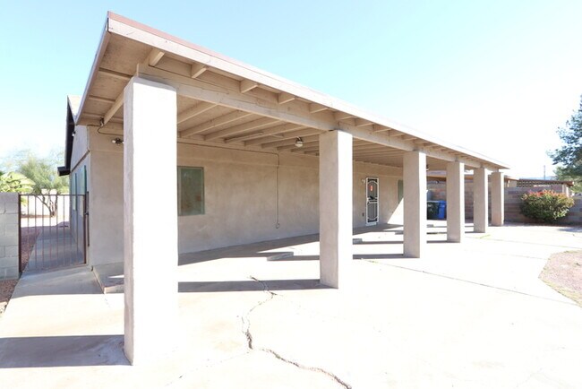 Building Photo - 5401 s 15th ave, phoenix az