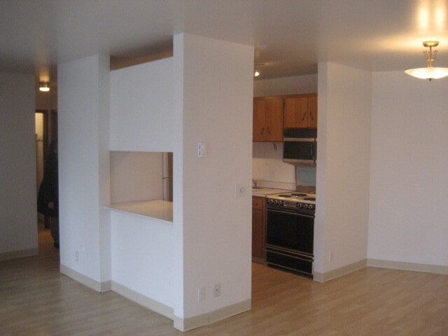Building Photo - 2004 Dexter Ave N