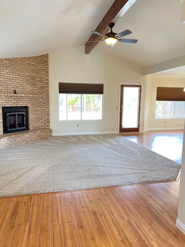 Building Photo - Northwest Bakersfield Home