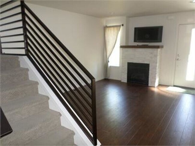 Foto del edificio - Stunning town home in the Ridgeview Place ...