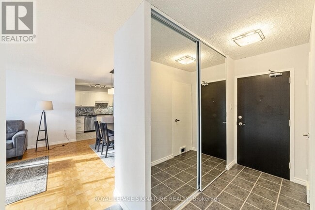 Photo du bâtiment - 212 Kerr St