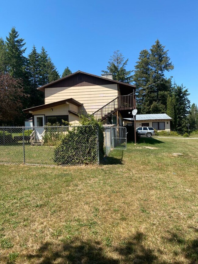 Building Photo - Home with a shop and a view of The Pend 'O...