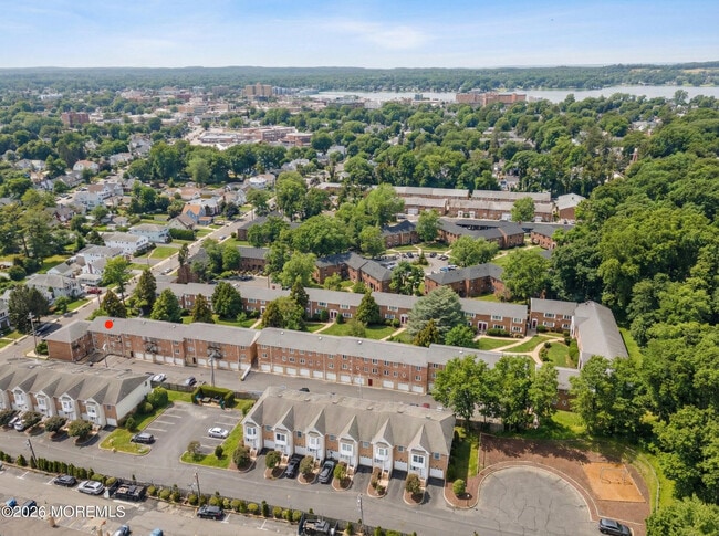 Building Photo - 293 Spring St