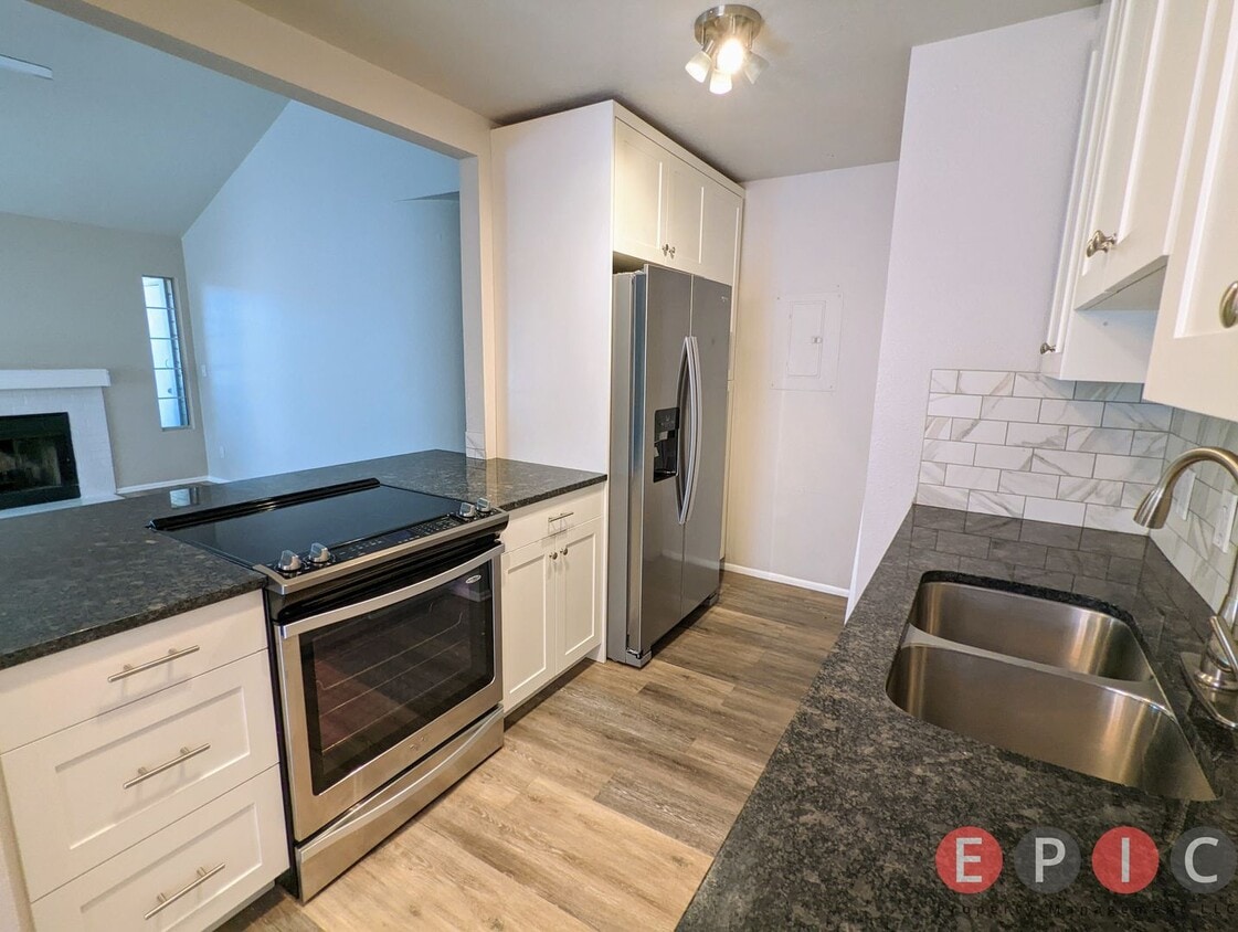 Beautiful Condo in Great Location! - Beautiful Condo in Great Location!