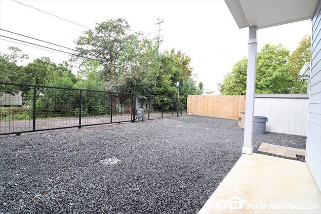 Foto del edificio - Charming 2 bed 2bath home in ideal location!!