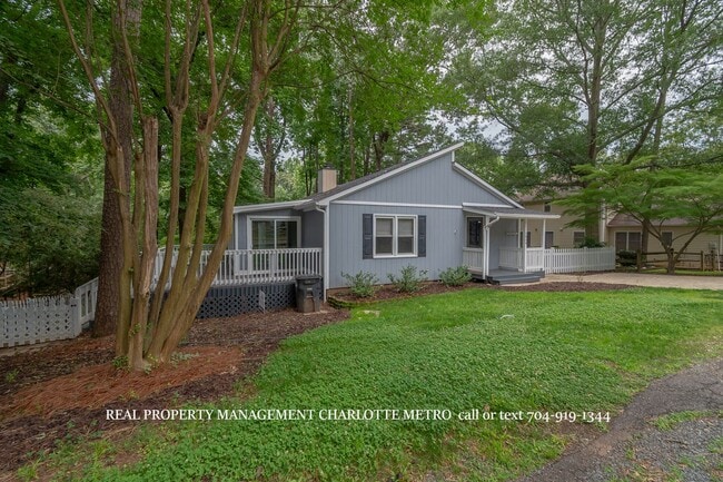 Building Photo - Move-In Ready 3BR Home Near Gold Hill Rd, Baxter Village & Lake Wylie