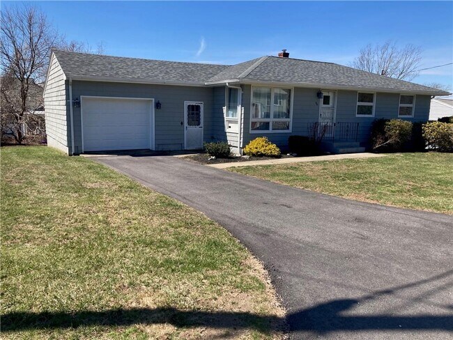 Building Photo - 96 Redwood Rd