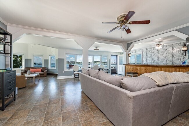 Foto del edificio - 158 Cadish Ave