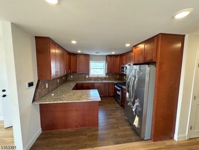 Building Photo - 923 Spofford Ave