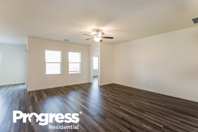 Foto del edificio - 724 Oakhurst Dr