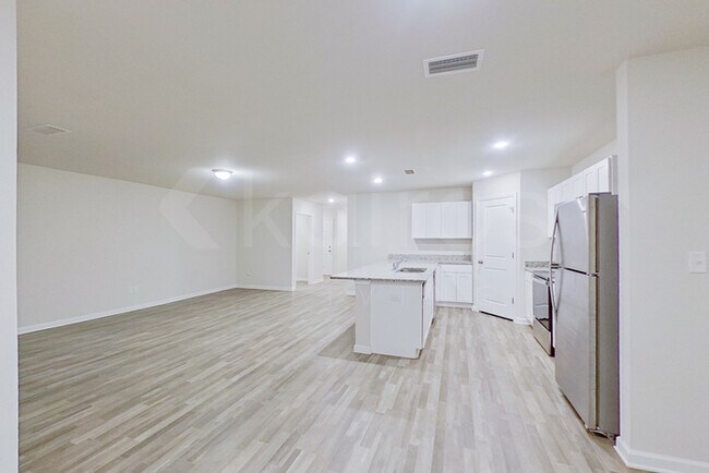 Foto del edificio - 21617 Yosemite Blvd
