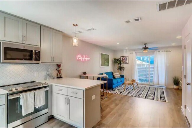 Foto del edificio - 3810 Southway Dr