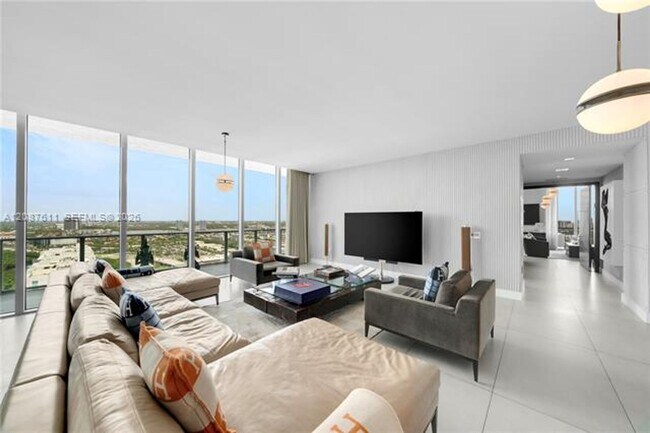 Foto del edificio - 330 Sunny Isles Blvd