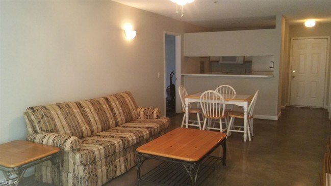 Foto del edificio - 1511 Graduate Ln