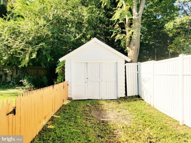 Building Photo - 306 Locust Terrace