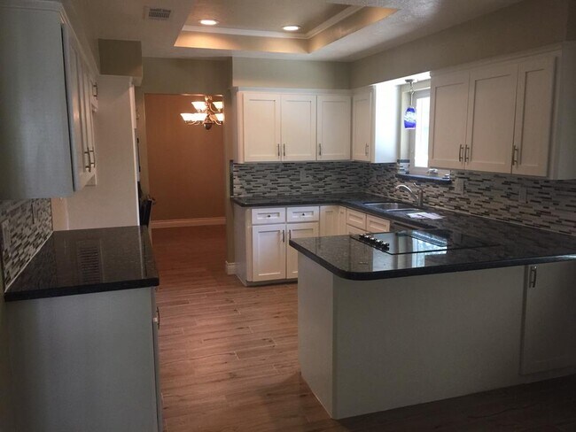 Foto del edificio - 15810 Sandy Hill Dr