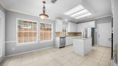 Building Photo - 58 W Sienna Pl
