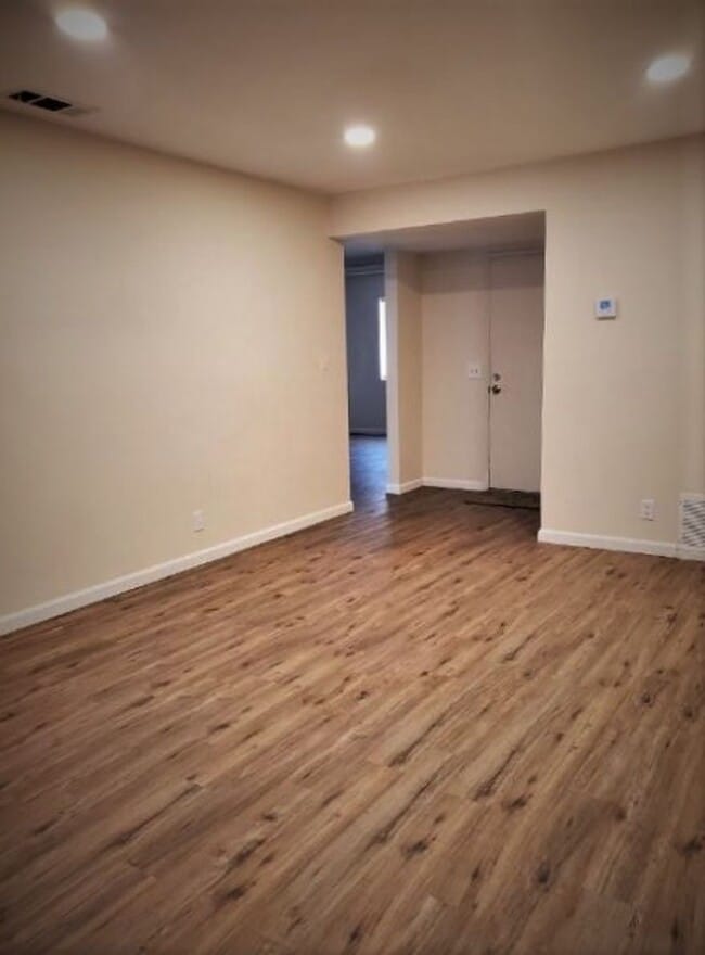 Building Photo - 616 Toledo Dr