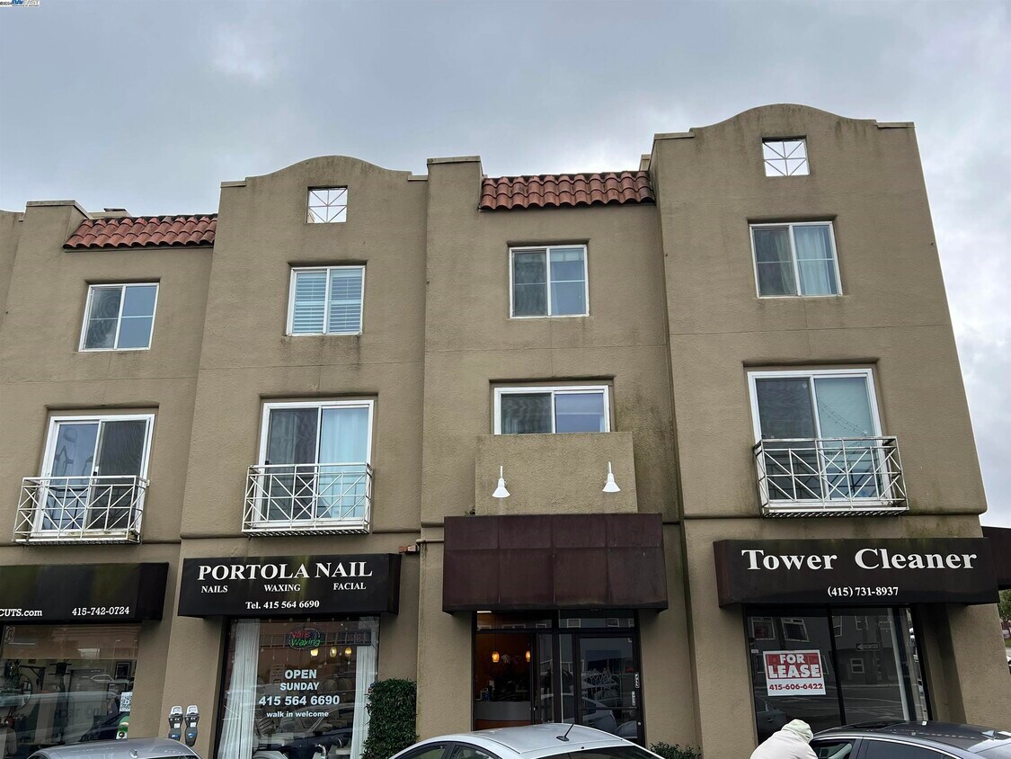 Primary Photo - 15 Teresita Blvd