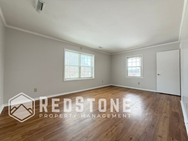 Foto del edificio - 136 Westview Dr