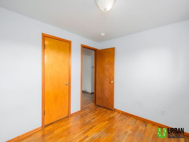 Foto del edificio - 3 Bedrooms | 1 Bathroom | 2,168 Sq. Ft. | Attached Garage | Large Yard
