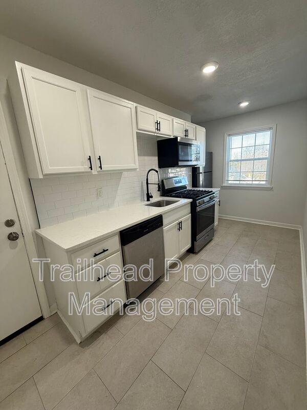 Foto del edificio - 304 E Gregory Blvd