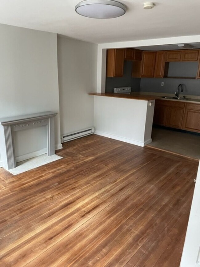 Building Photo - 3 Dana Ave