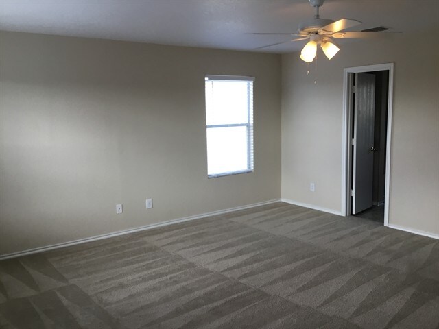 Building Photo - 136 Gatewood Bay