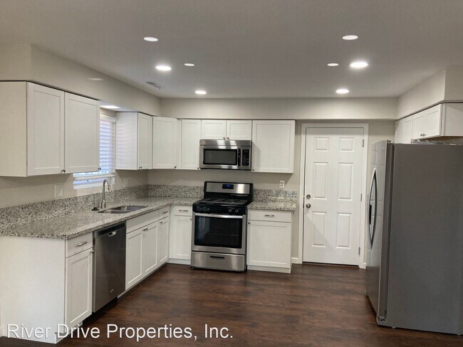 Foto del edificio - 3 br, 2 bath House - 859 Carol Avenue