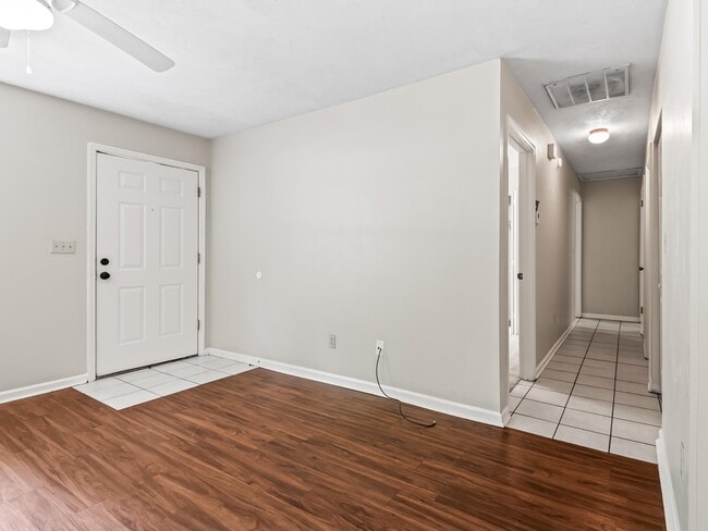 Building Photo - 8760 Minnow Creek Dr