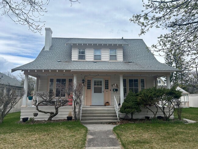 Foto del edificio - 530 McLeod Ave