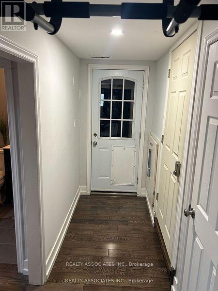 Photo du bâtiment - 843 Sparrow Rd