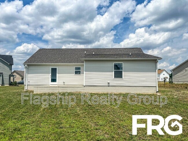 Building Photo - 102 Michael Thomas Pl